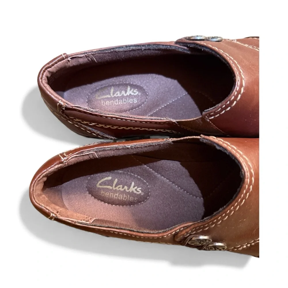 CLARKS Brown Leather Women’s Slip-On Shoes - US Size 8 M - EUC